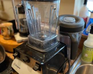 Vitamix with extra Blender Pitcher