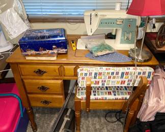 Singer Sewing Machine Table & Chair