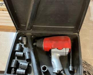 pneumatic impact tool