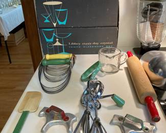 vintage kitchen, Dazey metal-handle beater--super smooth!