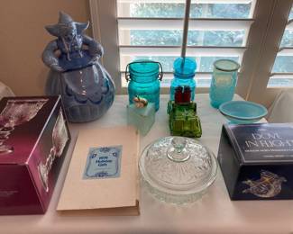 Red Wing Dutch girl cookie jar, vintage Avon