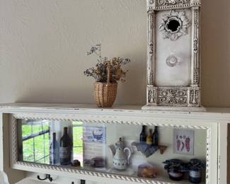 Decorative wall shelf