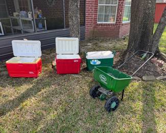 Igloo Ice chests with tray, spreader 