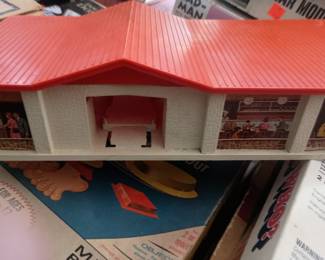 Hot wheels building and track