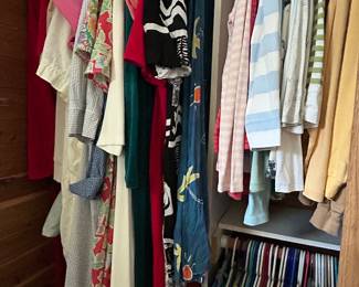 Closets filled with men’s and ladies clothing. Wrangler, Nordstrom, Draper’s and Damon’s, Alfred Dunner and more ! 