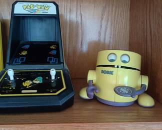 Vintage mini pacman game by Midway and Robie robot bank