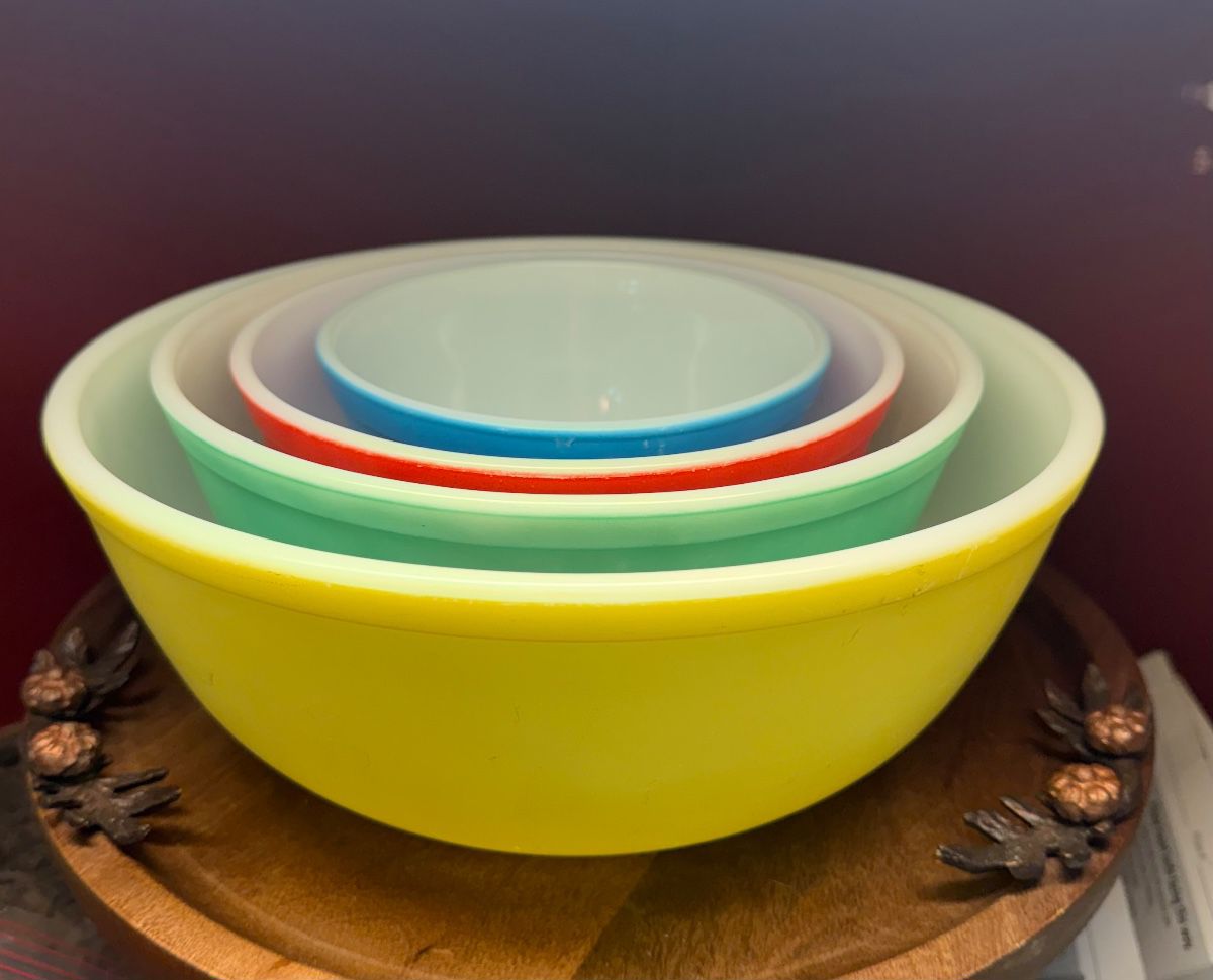 Pyrex Primary Color Mixing Bowls 401, 402, 403, 404