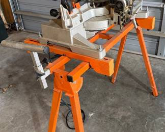 Dewalt Compound Mitre Saw DW705 and Stand