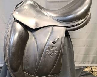 Voltaire Design Adelaide Monoflap Dressage Saddle, Black Leather, 17.5" Seat, Made in France (SHIPPING AVAILABLE"