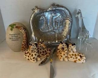 Arthur Court Kissing Giraffe Aluminum Tray Magnetic Giraffe Salt  Pepper Shakers  More