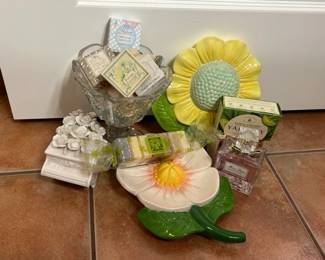 Bathroom Soaps Miss Dior Perfume Piano Trinket Box And Hanging Ceramic Flower Decor