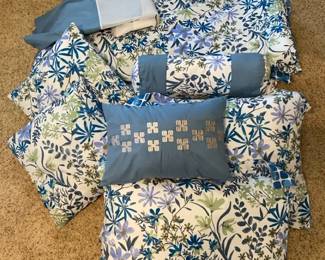 Queen Size Floral Comforter Set