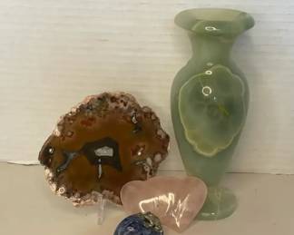 Agate Slice With Rose Quartz Heart Stone And Possible Green Onyx Stone Vase