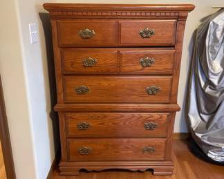 Vaughan Bassett Wood Dresser