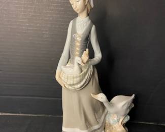 Lladro Spain Porcelain Figurine 4815 Girl With Goose 12 In