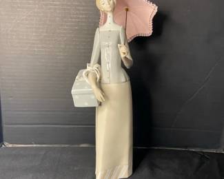 Lladro Spain Porcelain Figurine The Dressmaker Lady
