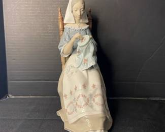 Lladro Spain Porcelain Figurine 4865 Embroidery