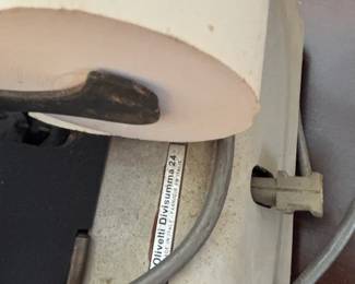 Olivetti Divisumma Electronic Calculator fourth image