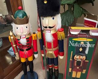 Deluxe Nutcracker Set with Box