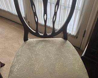 Duncan Phyfe Style Mahogany Dining Table with Six Chairs third image