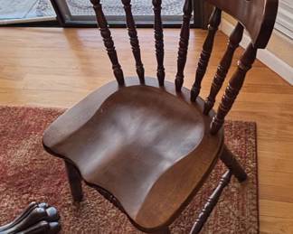 Round Pedestal Dining Table with Four Chairs fourth image