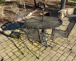 Wrought Iron Mesh Round Dining Table with 4 Matching Chairs