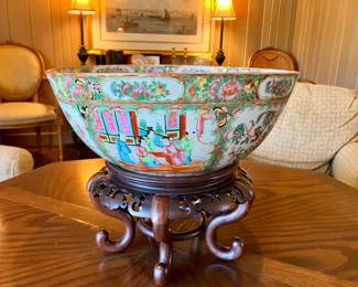 19th century Rose Medallion punch bowl