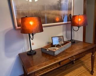 Office furniture and lamps 