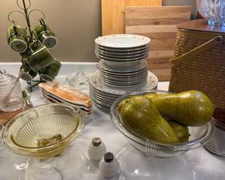 Vintage bowls and salt & pepper shakers 