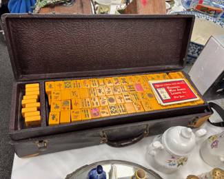 Vintage butterscotch Bakelite Mahjong set