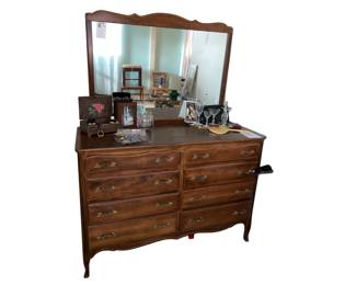 8 Drawer Wood Dresser & Mirror French Provincial