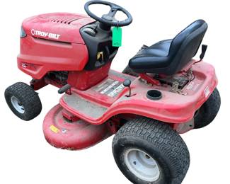 Troy-Bilt Lawn Tractor 7 Speed 42" Deck Mower Starts and Drives
