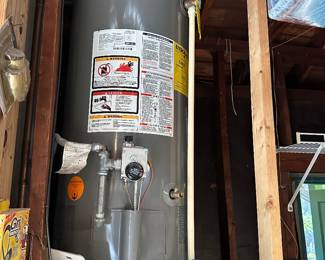 HOT WATER HEATER