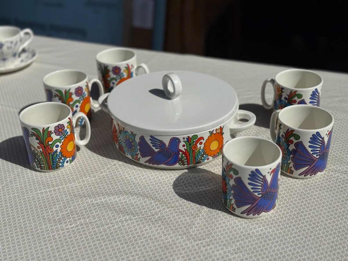 Assorted Vileroy & Bosch pieces - Acapulco design