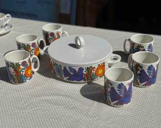 Assorted Vileroy & Bosch pieces - Acapulco design