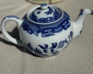 Blue Willow Teapot