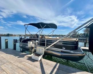 2022 Harris Flotebote 22’ tri-toon, less than 10 hrs, more photos at the end of the list