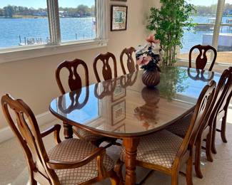 Drexel Heritage dining table with 8 chairs