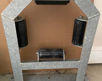 pile hoop roller for floating docks on fixed pilings