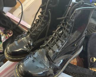 Dr. Martens UK 6, 