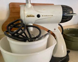 Vintage Sunbeam MIXMASTER Mixer w/Original Bowls