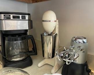 Kitchen Appliances, Toaster Too!! Kuerig, etc.,
