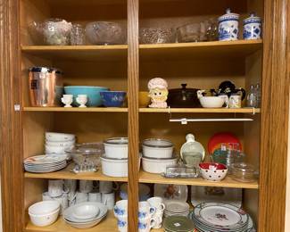 Some great vintage pieces in this cabinet......Corning, Pyrex and more