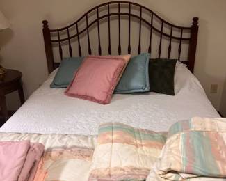 Lexington furniture Queen size bed (twin bed also available) along with linens, blankets and pillows
