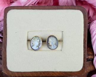  04 Carved 14kt Gold Shell Cameo Earrings