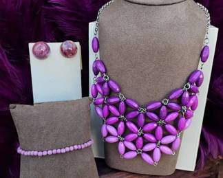 Spring Ready Chunky Floral Bib Necklace  Bubble Gum Earrings  Bracelet