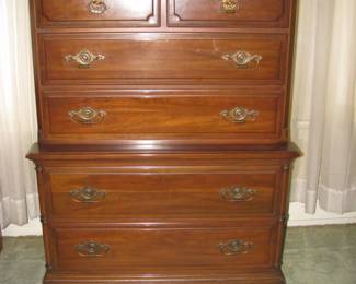 Chest of drawers
