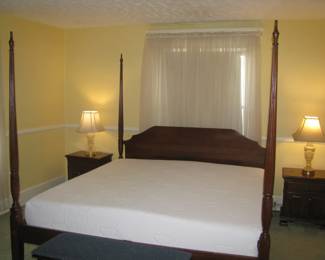 Pencil Poster bed King size