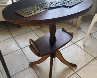 vintage 2-tiered tripod side table 
