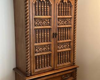 Matching wardrobe cabinet